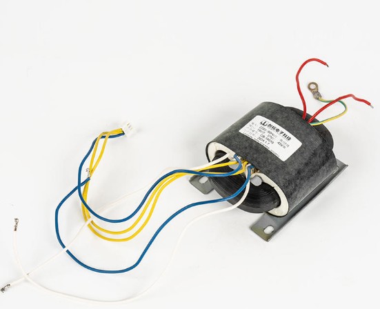 อะไรคือความแตกต่างระหว่างหม้อแปลงชนิด R และหม้อแปลง EI/ทอรอยด์แบบดั้งเดิม?